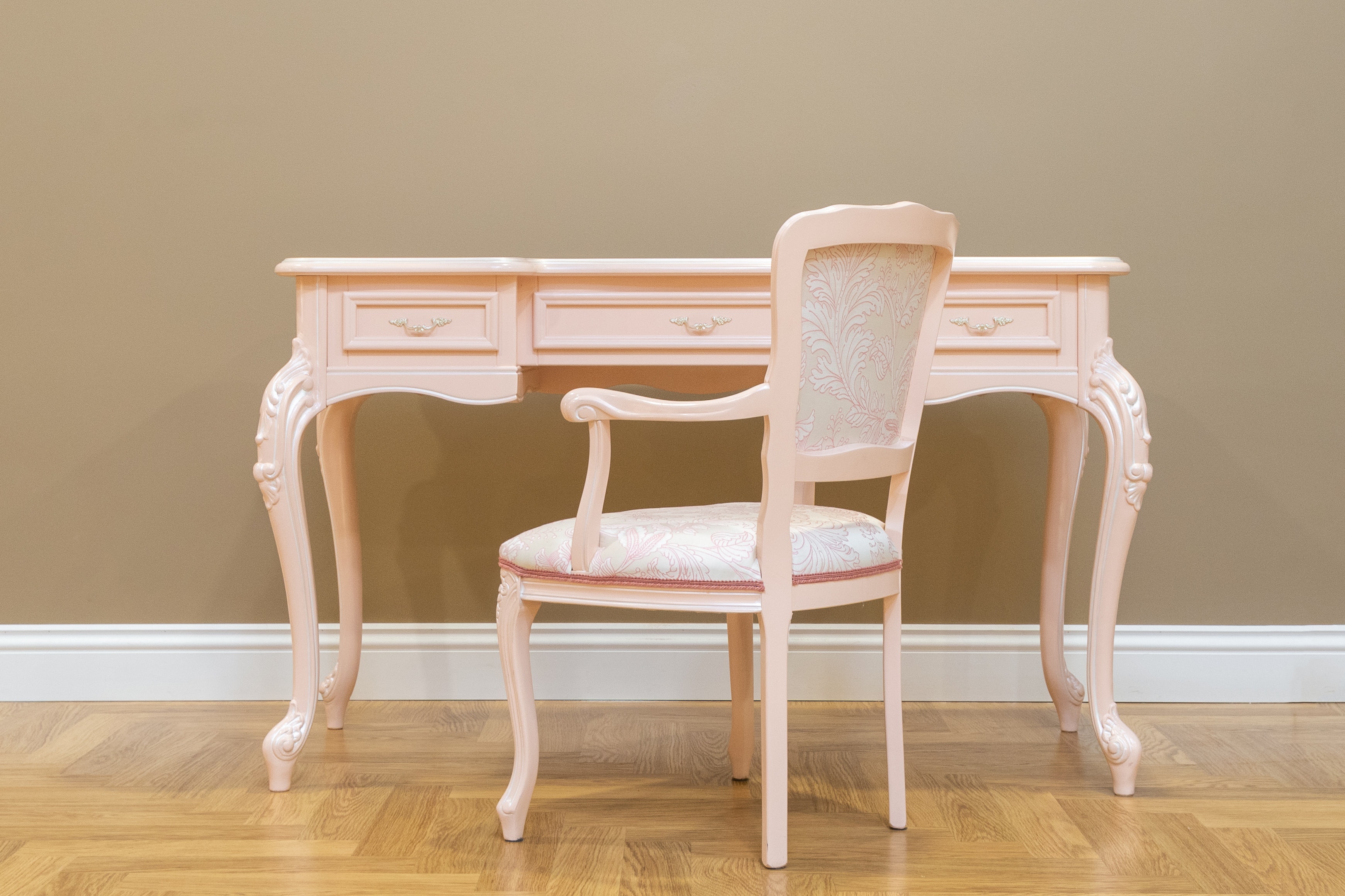 pink desk chair