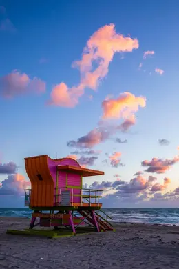 Lifeguard Station - Office Wall Art - Urban Art Deco Nightlife