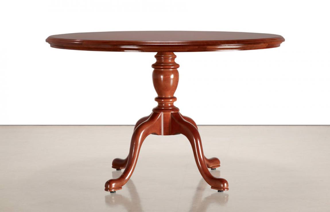 Traditional Round Meeting Table