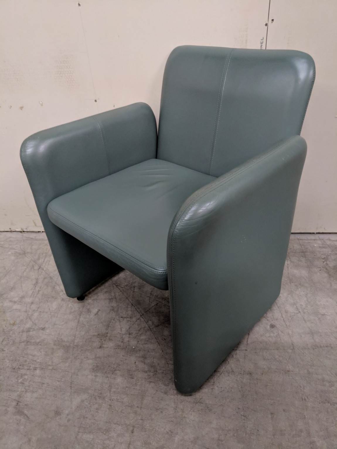 Fabrique Par Green Guest Chairs