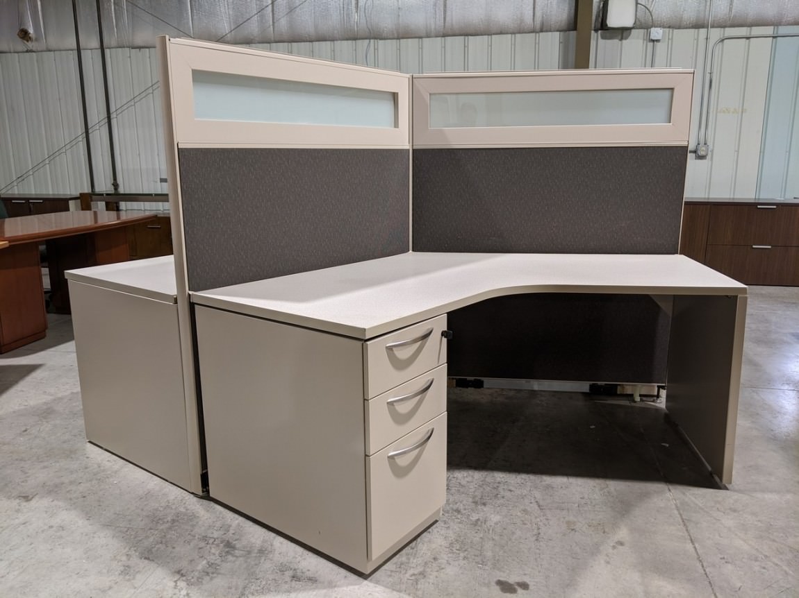 Kimball 3 Person Cubicle Desk Pod with Power